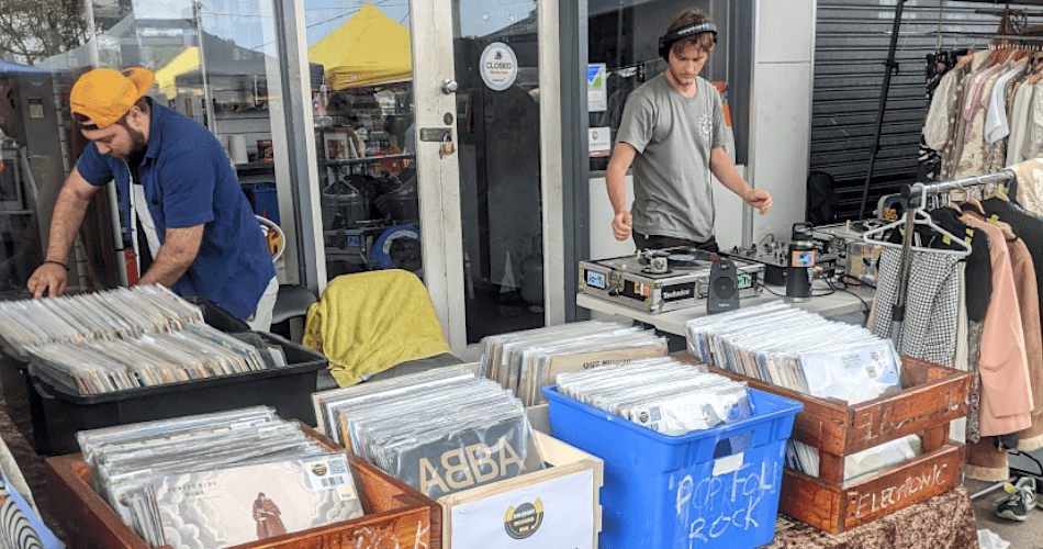 Sell Vinyl Records With Us